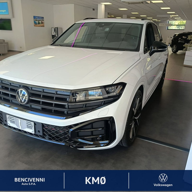 Volkswagen Touareg nuova a Catanzaro