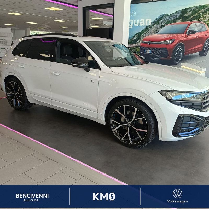 Volkswagen Touareg nuova a Catanzaro (2)