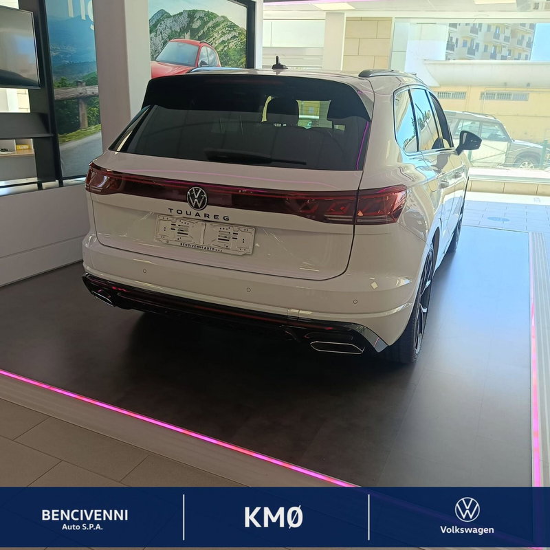 Volkswagen Touareg nuova a Catanzaro (4)