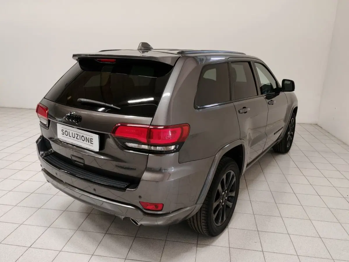 Jeep Grand Cherokee usata a Novara (2)