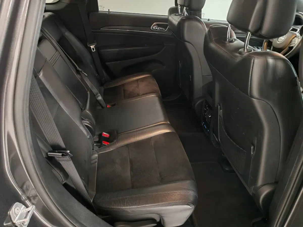 Jeep Grand Cherokee usata a Novara (5)