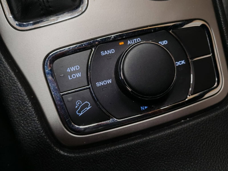 Jeep Grand Cherokee usata a Novara (9)