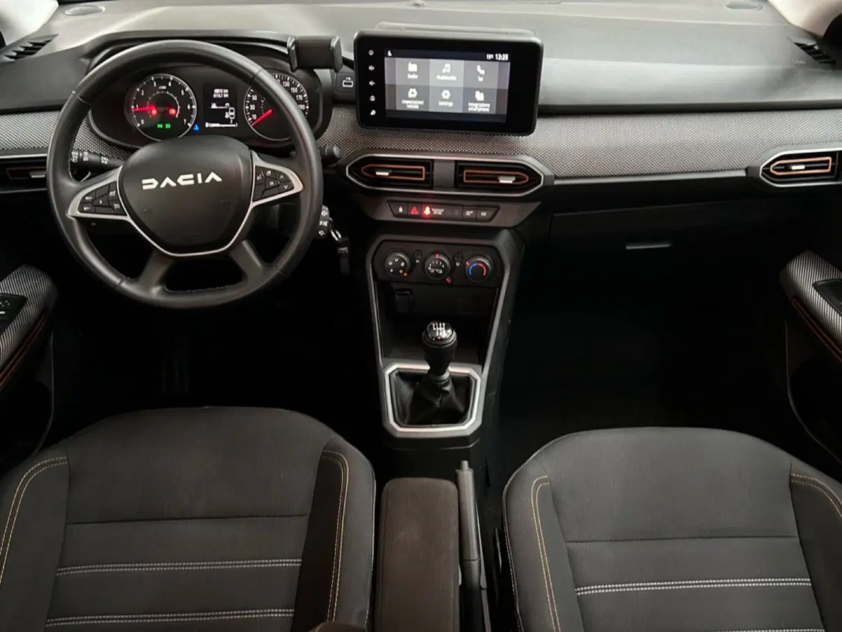 Dacia Sandero usata a Roma (11)