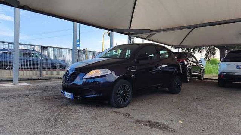 Lancia Ypsilon usata a Firenze