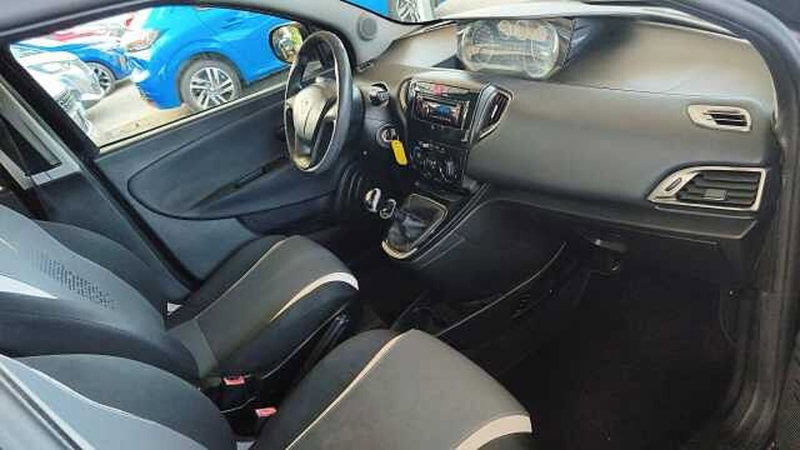 Lancia Ypsilon usata a Firenze (11)