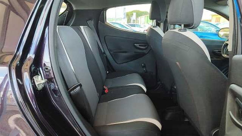 Lancia Ypsilon usata a Firenze (12)