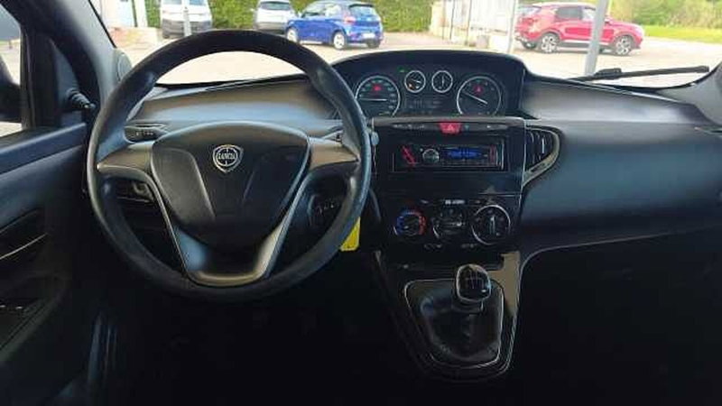 Lancia Ypsilon usata a Firenze (18)