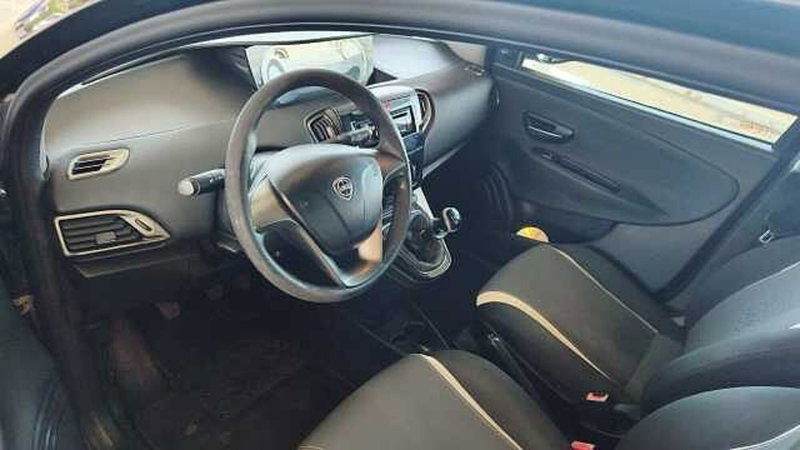 Lancia Ypsilon usata a Firenze (4)