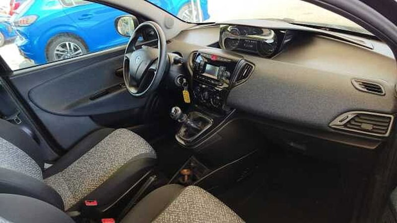 Lancia Ypsilon usata a Firenze (11)