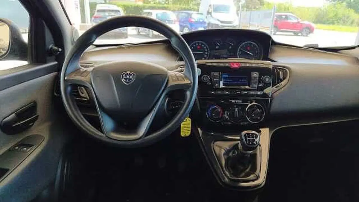 Lancia Ypsilon usata a Firenze (20)