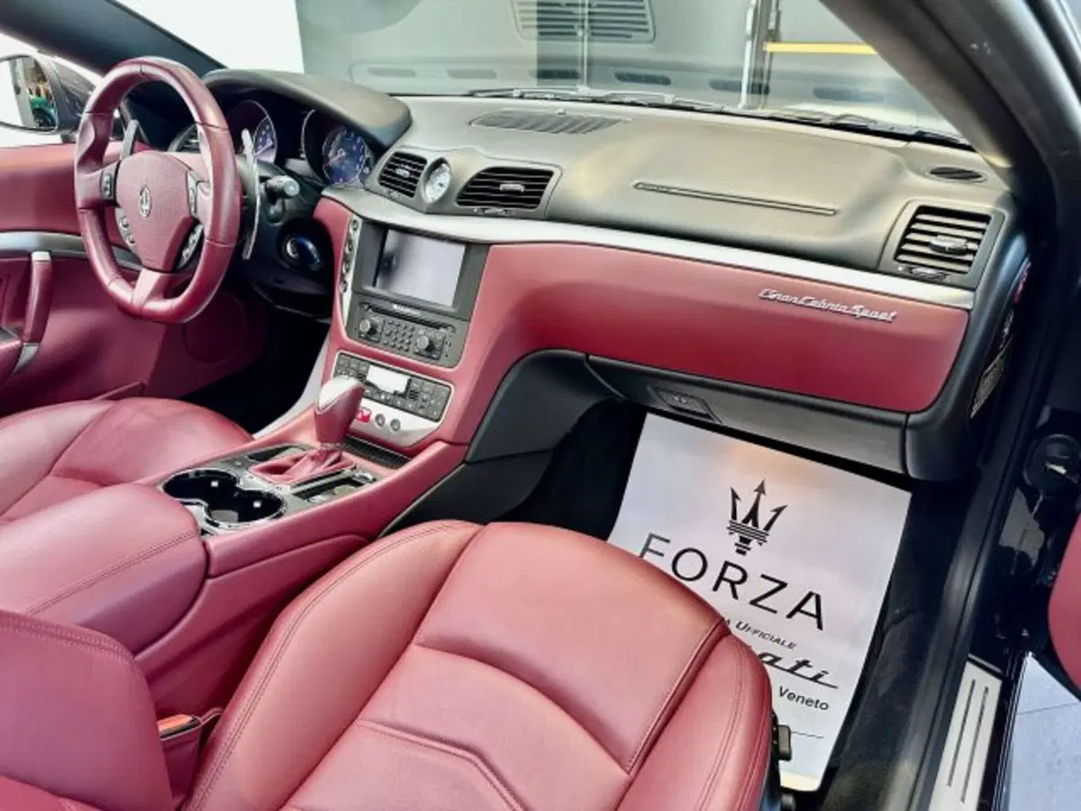Maserati Grancabrio usata a Torino (13)