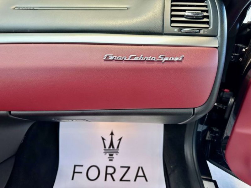 Maserati Grancabrio usata a Torino (15)