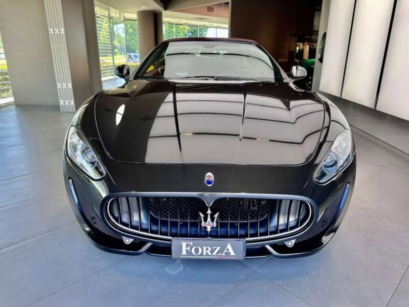Maserati Grancabrio usata a Torino (2)