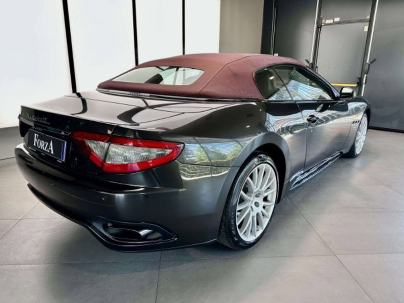 Maserati Grancabrio usata a Torino (8)