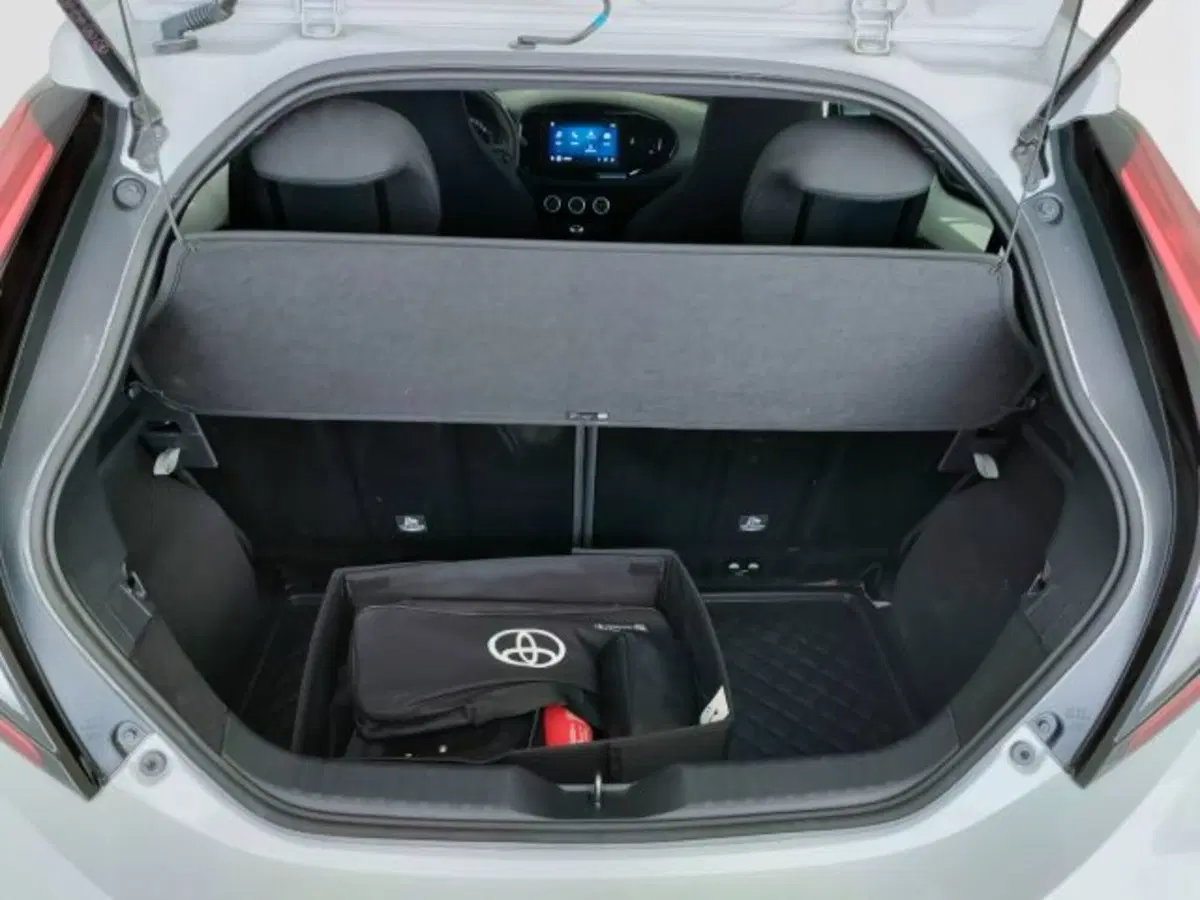 Toyota Aygo X usata a Teramo (11)