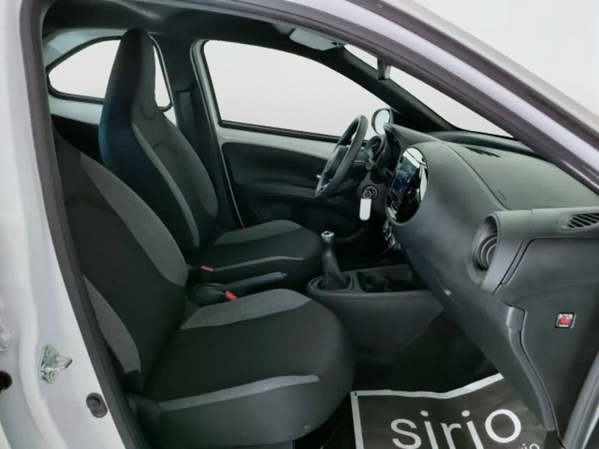 Toyota Aygo X usata a Teramo (13)