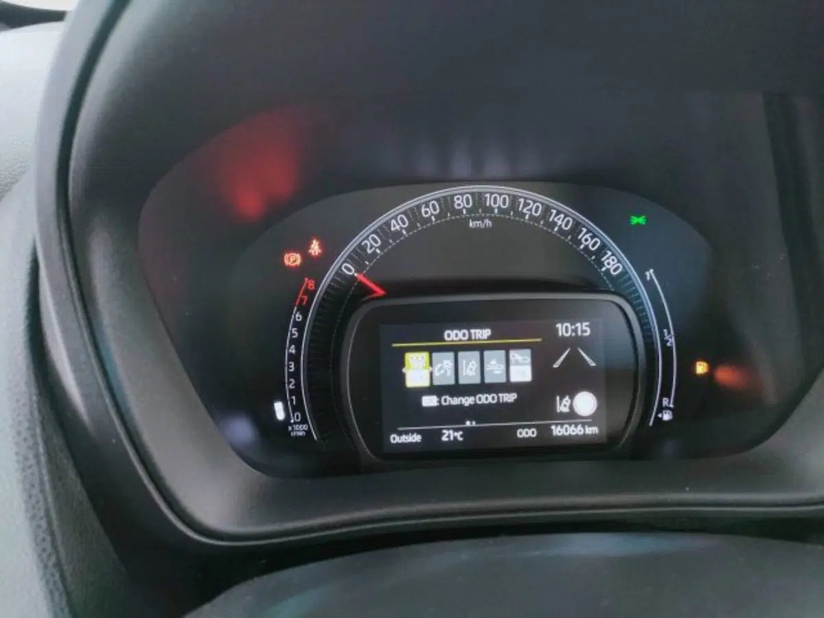 Toyota Aygo X usata a Teramo (17)