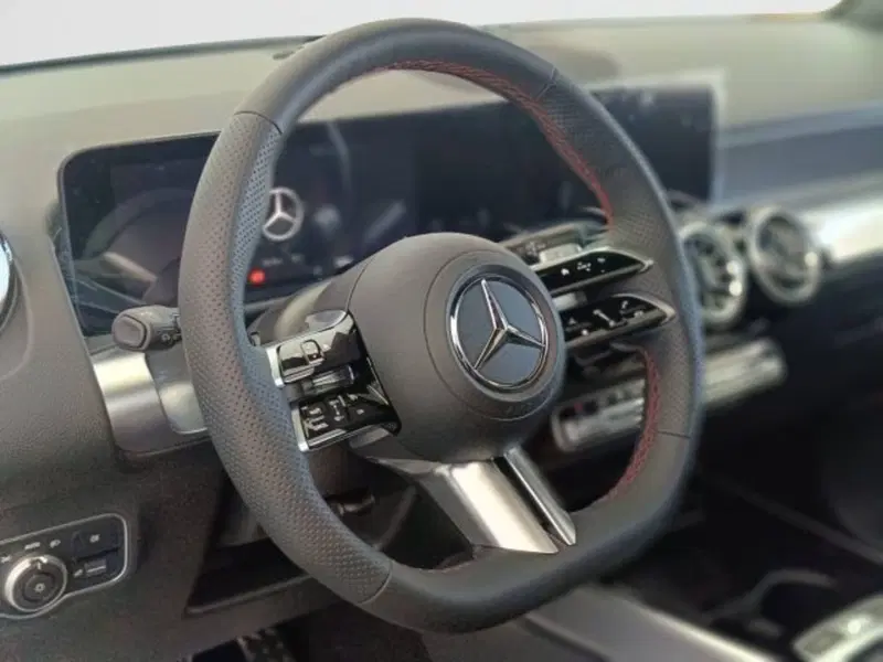 Mercedes-Benz GLB nuova a Teramo (16)