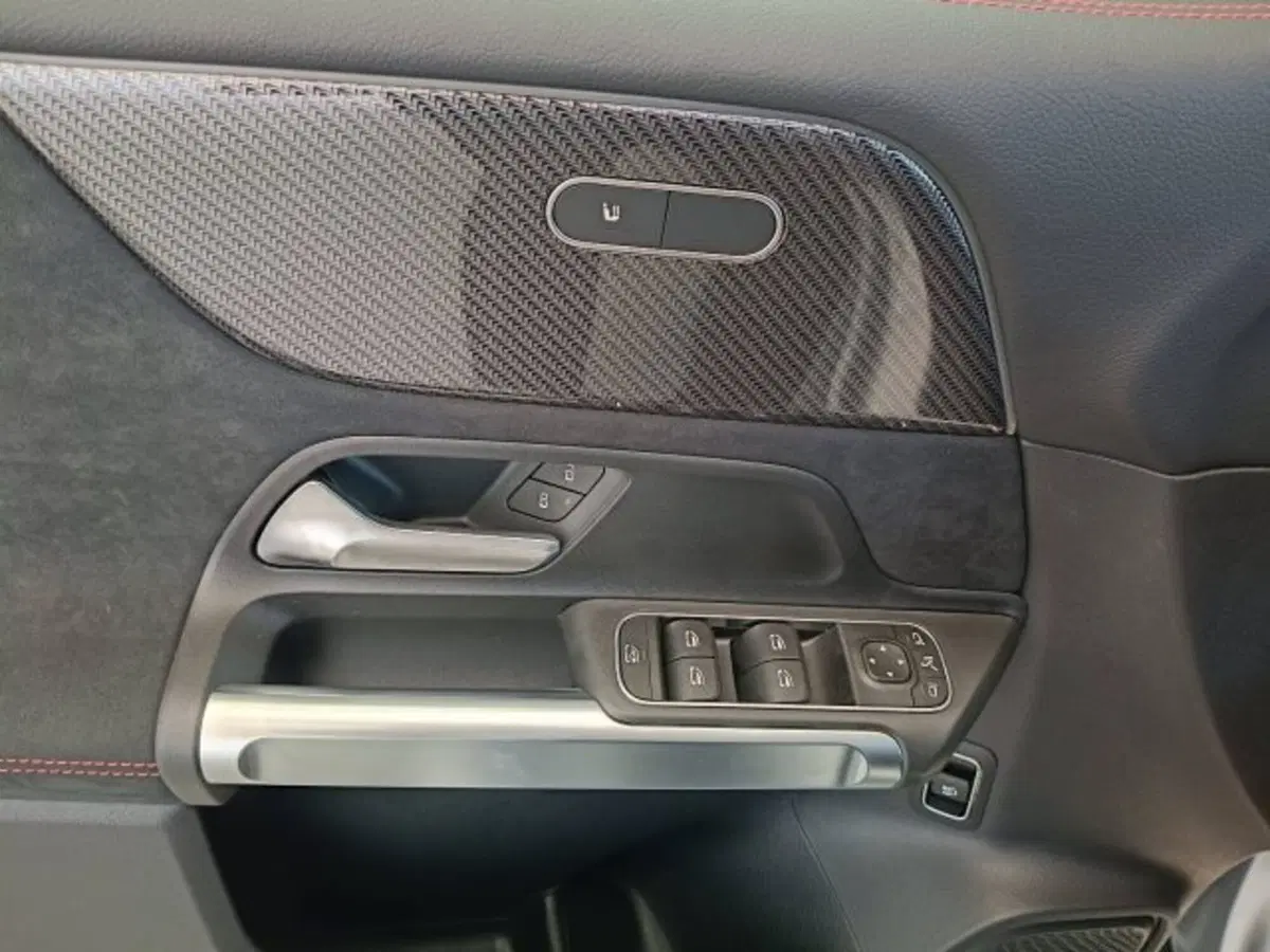 Mercedes-Benz GLB nuova a Teramo (18)