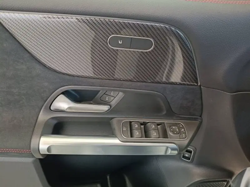 Mercedes-Benz GLB nuova a Teramo (18)