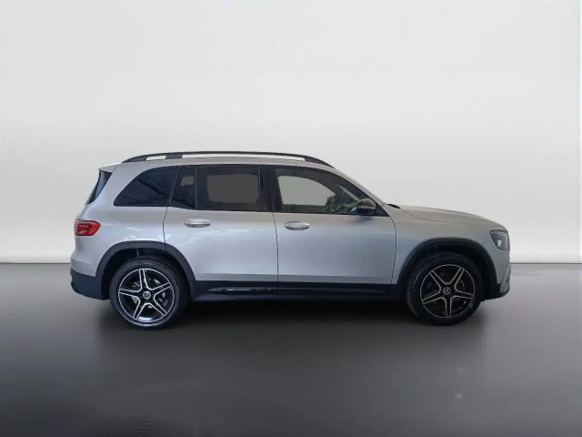 Mercedes-Benz GLB nuova a Teramo (3)