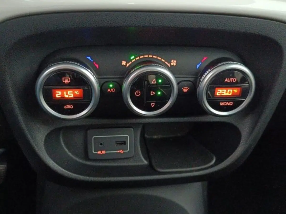 Fiat 500L usata a Catania (17)