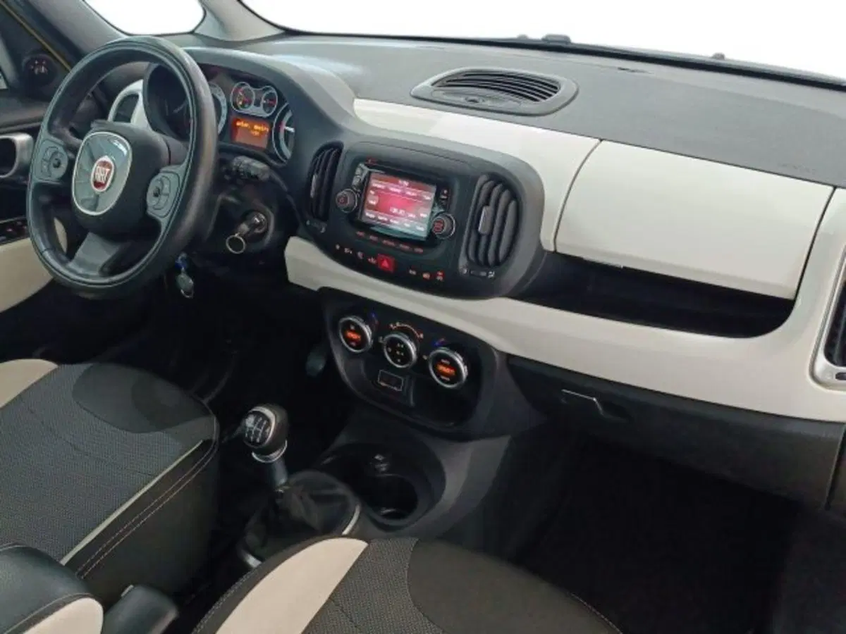 Fiat 500L usata a Catania (9)
