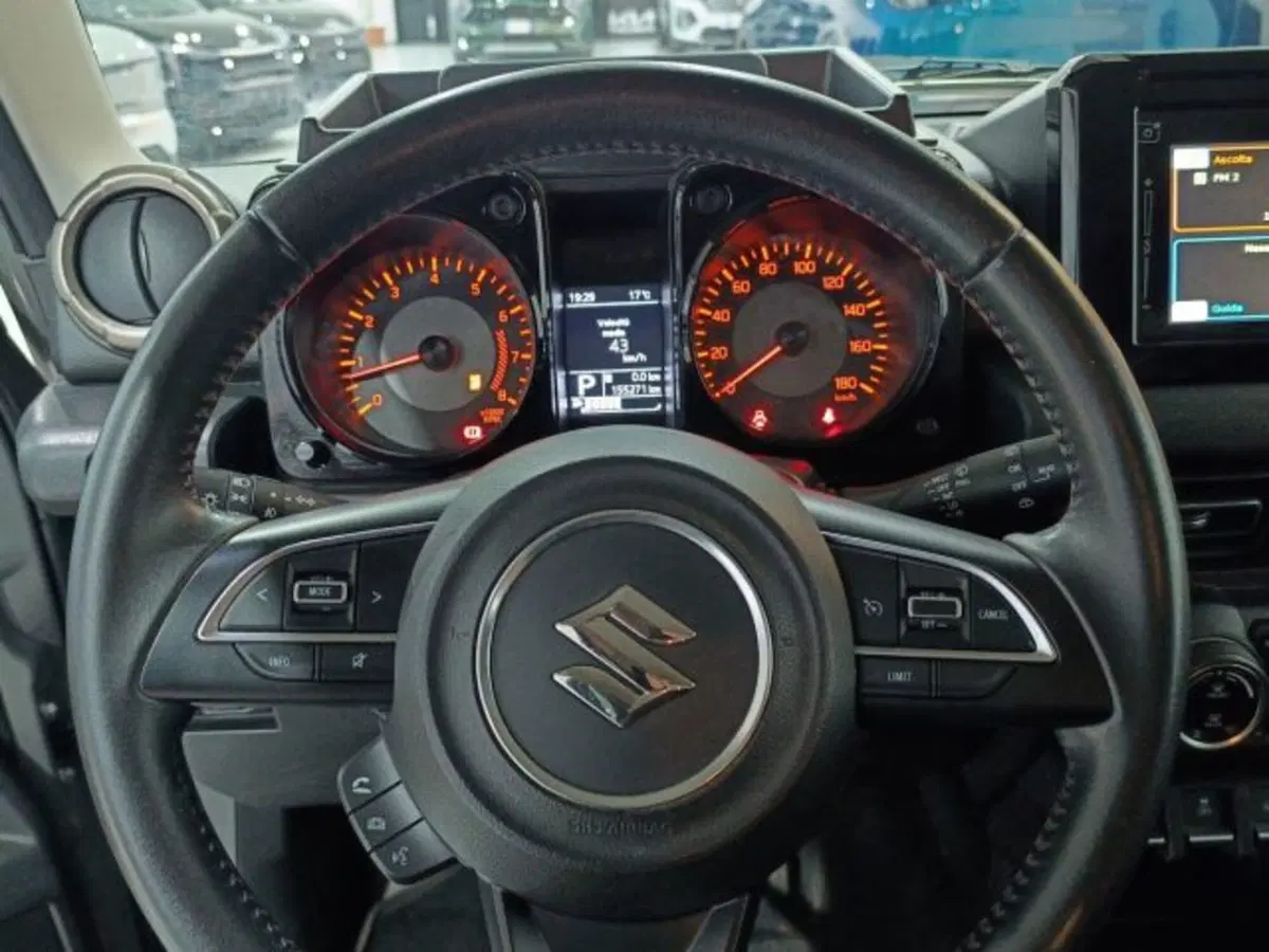 Suzuki Jimny usata a Catania (17)