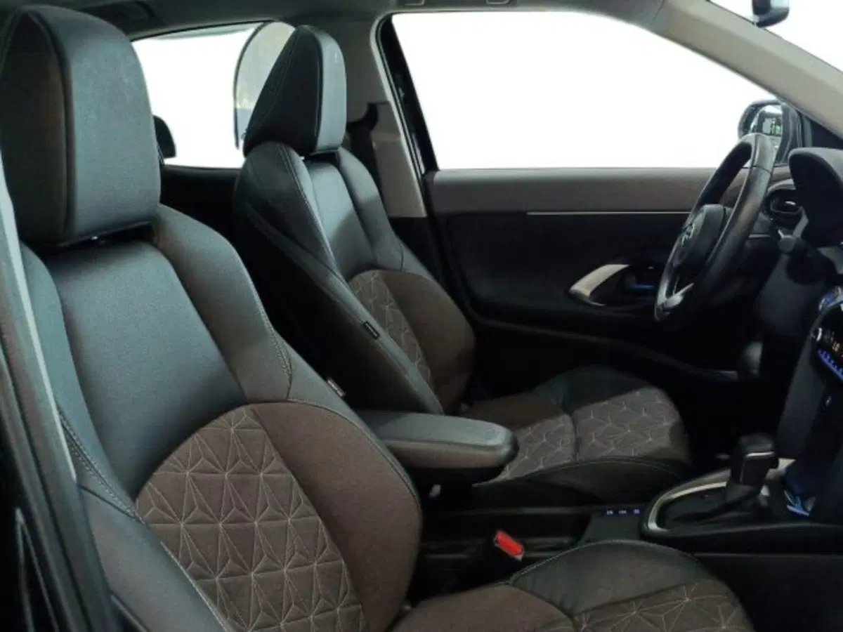 Toyota Yaris Cross usata a Catania (10)