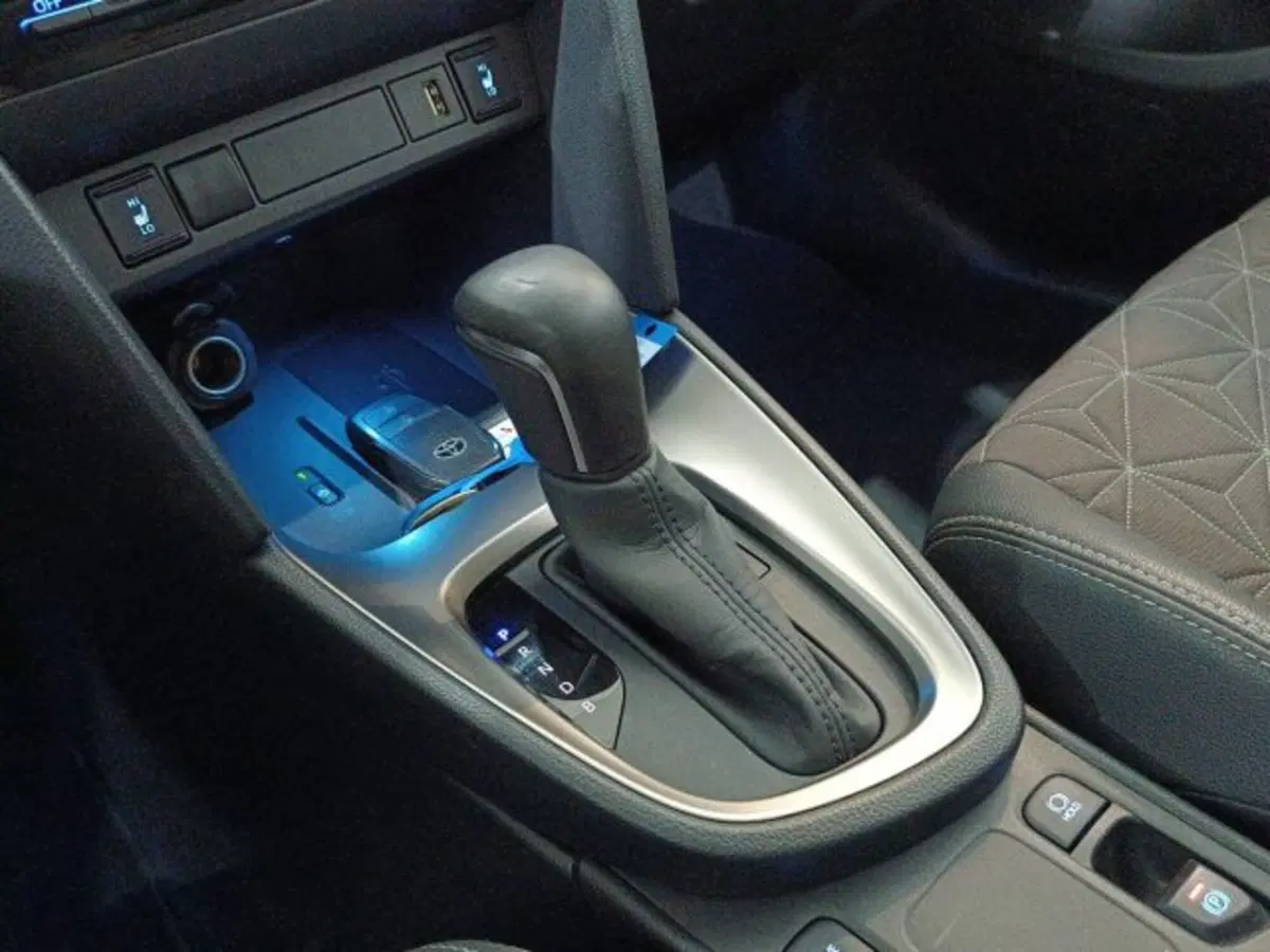Toyota Yaris Cross usata a Catania (8)