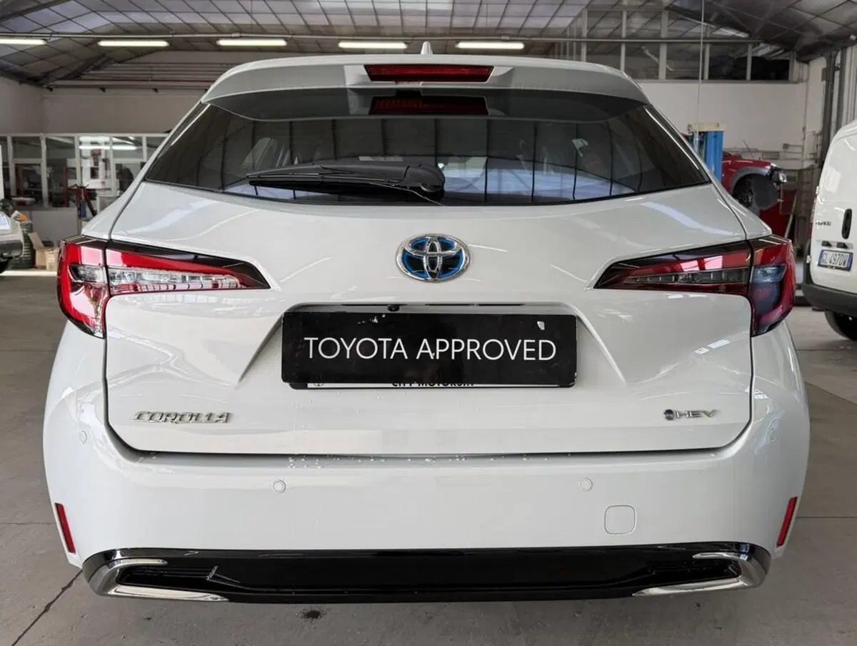 Toyota Corolla Touring Sports nuova a Monza e Brianza (5)