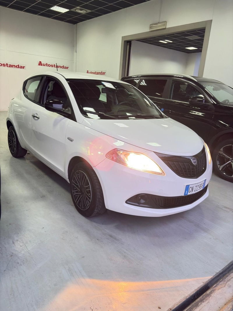 Lancia Ypsilon usata a Torino (2)