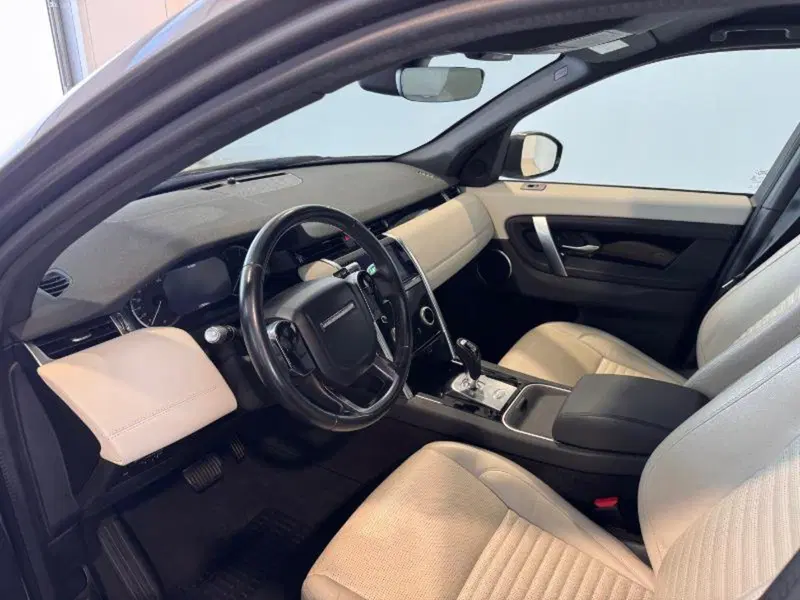 Land Rover Discovery Sport usata a Venezia (6)
