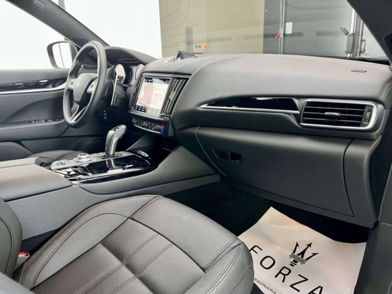 Maserati Levante usata a Torino (12)