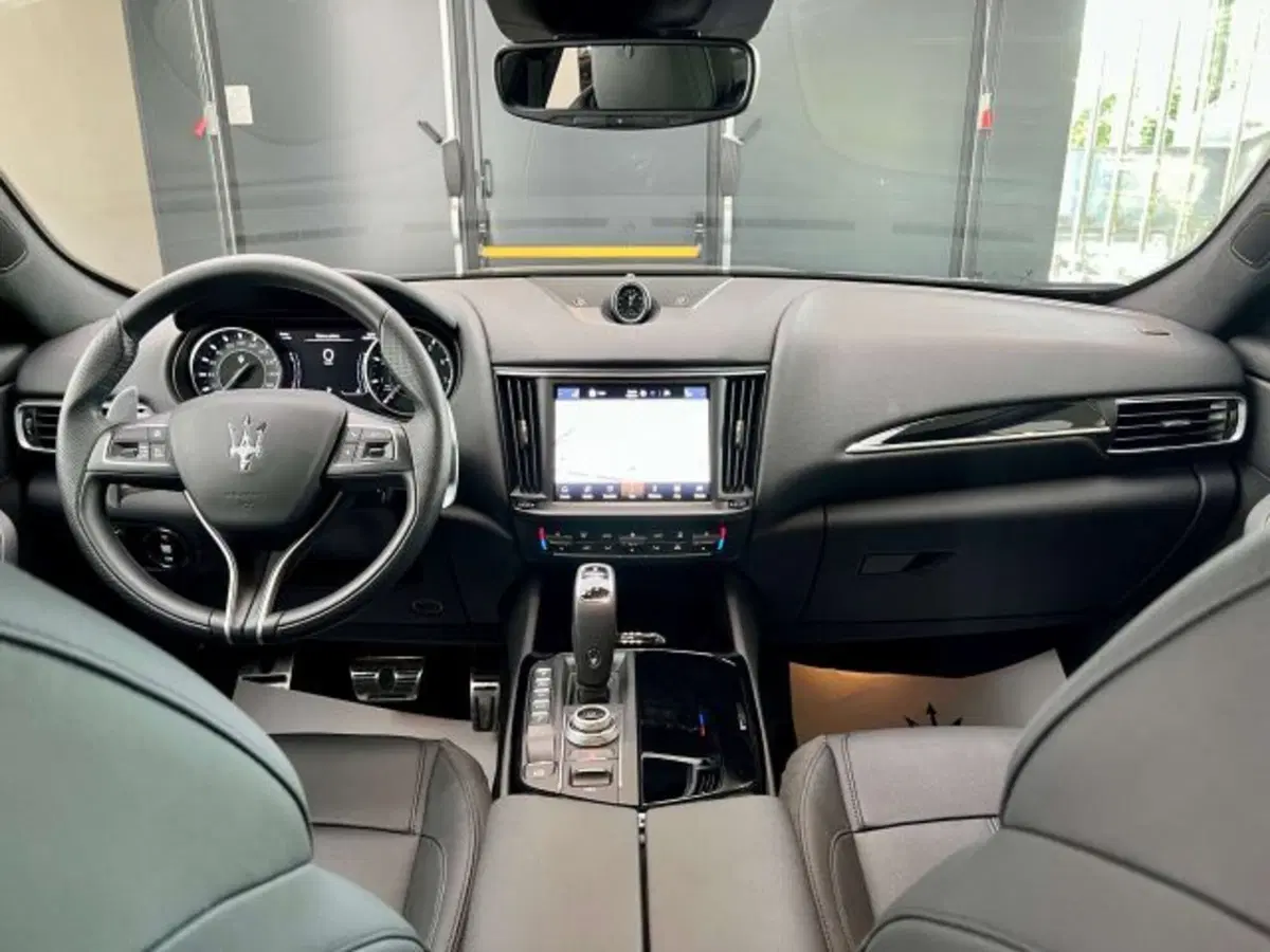 Maserati Levante usata a Torino (15)