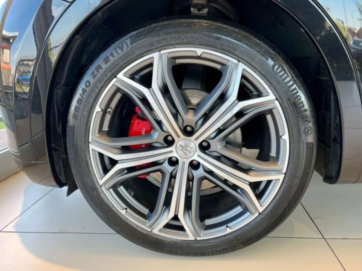 Maserati Levante usata a Torino (4)