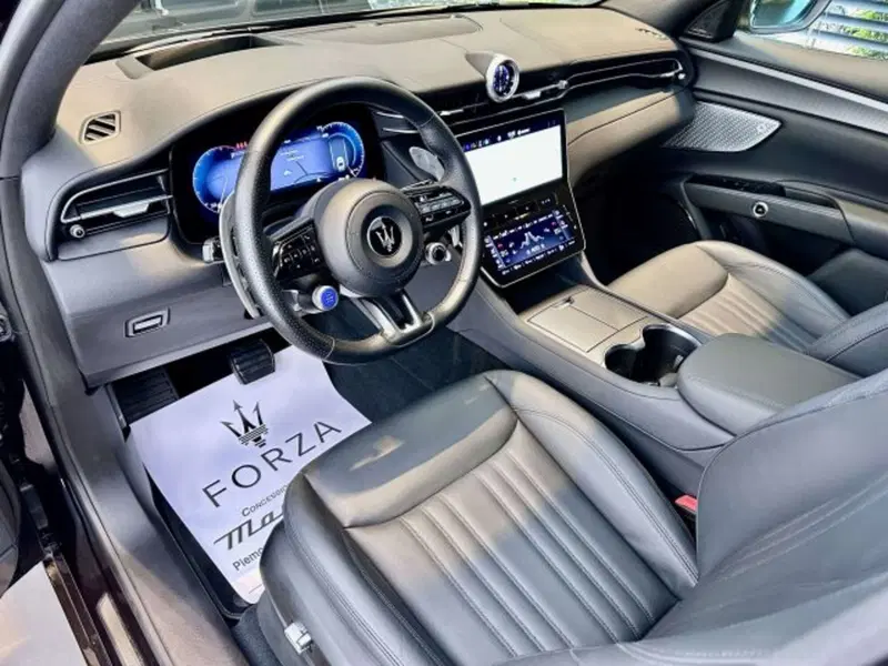 Maserati Grecale usata a Torino (11)