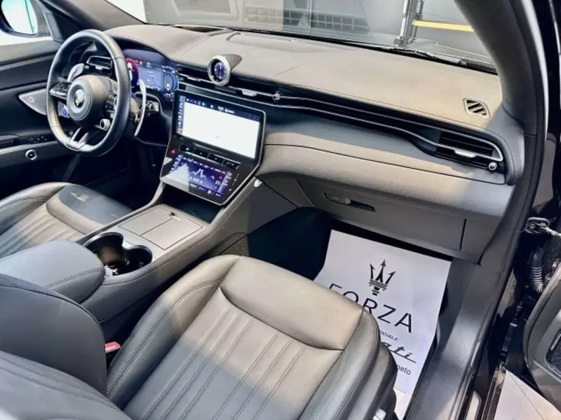 Maserati Grecale usata a Torino (13)