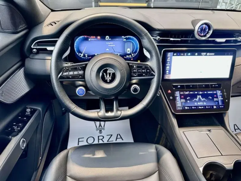 Maserati Grecale usata a Torino (9)
