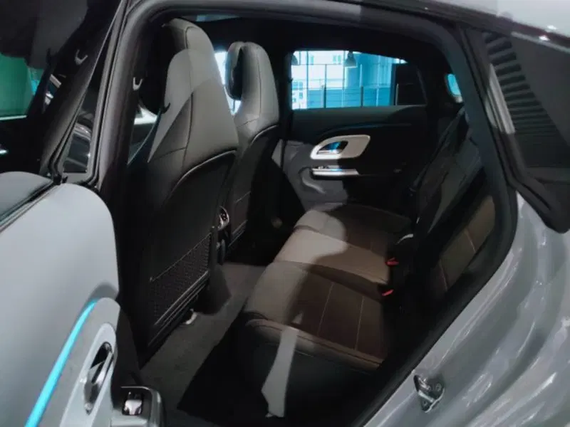 Mercedes-Benz CLA EQ nuova a Teramo (10)