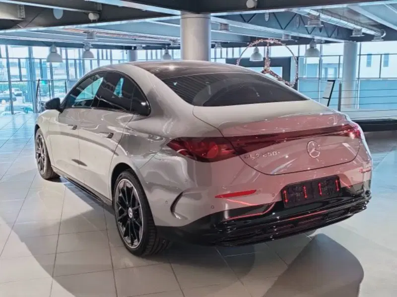 Mercedes-Benz CLA EQ nuova a Teramo (4)