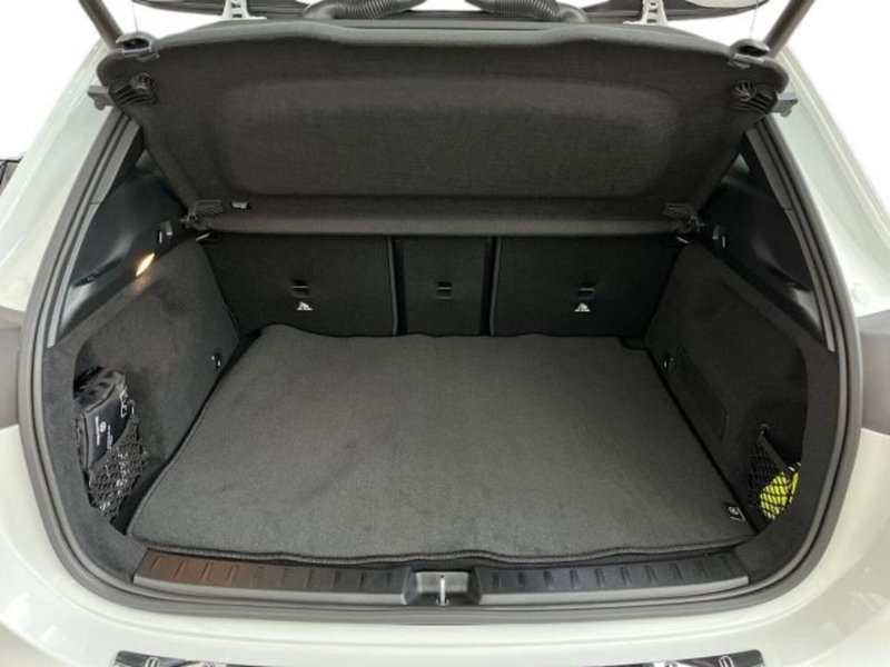 Mercedes-Benz EQA nuova a Verona (10)