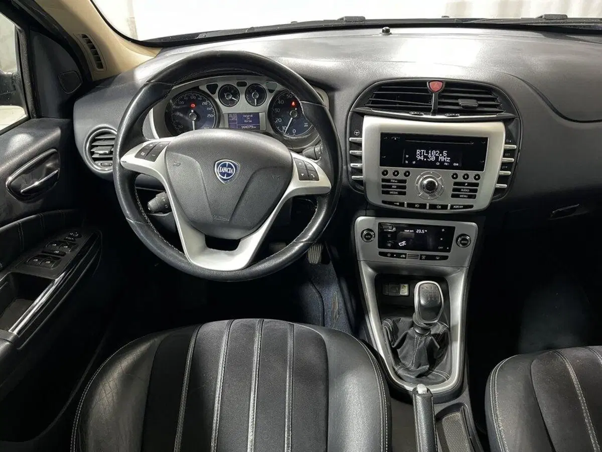 Lancia Delta usata a Sondrio (13)