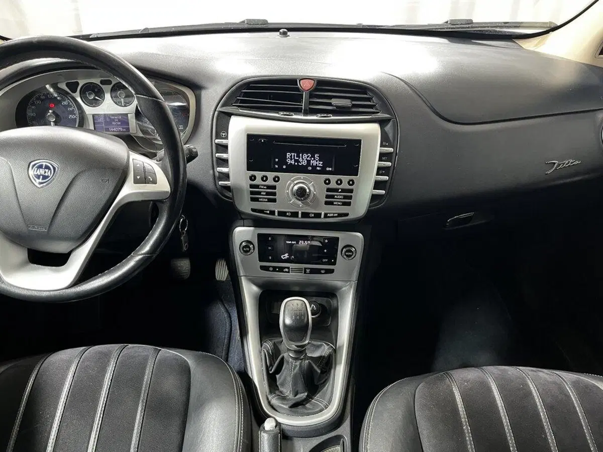 Lancia Delta usata a Sondrio (14)