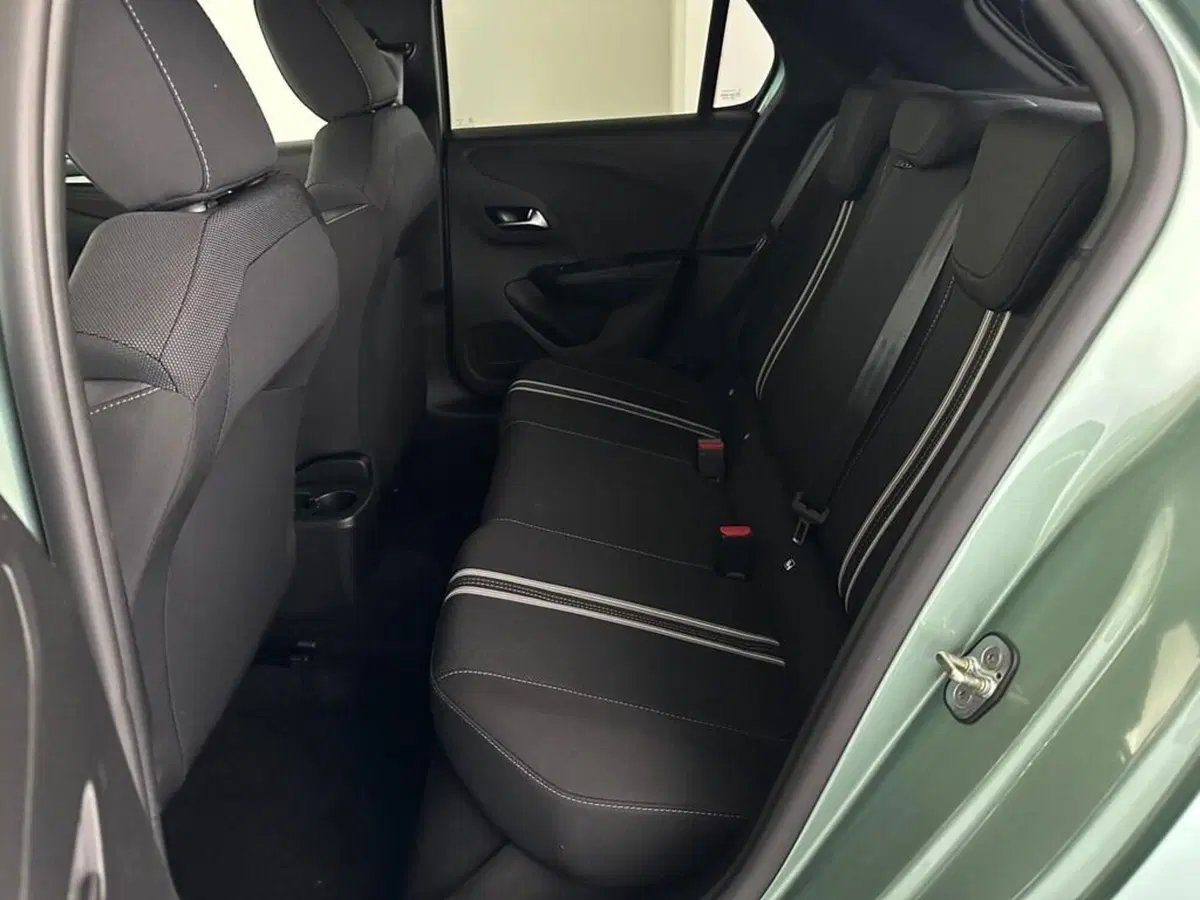 Opel Corsa nuova a Sondrio (11)