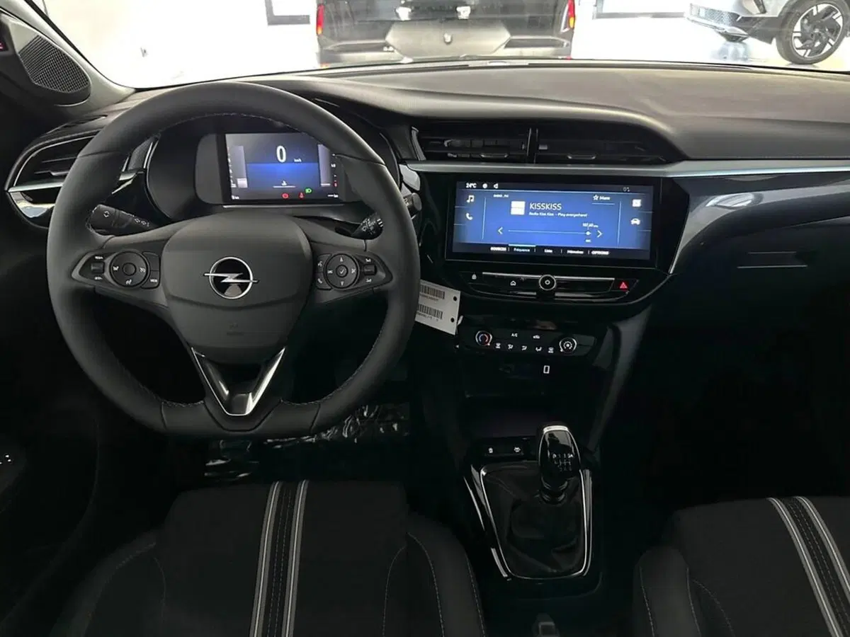 Opel Corsa nuova a Sondrio (13)
