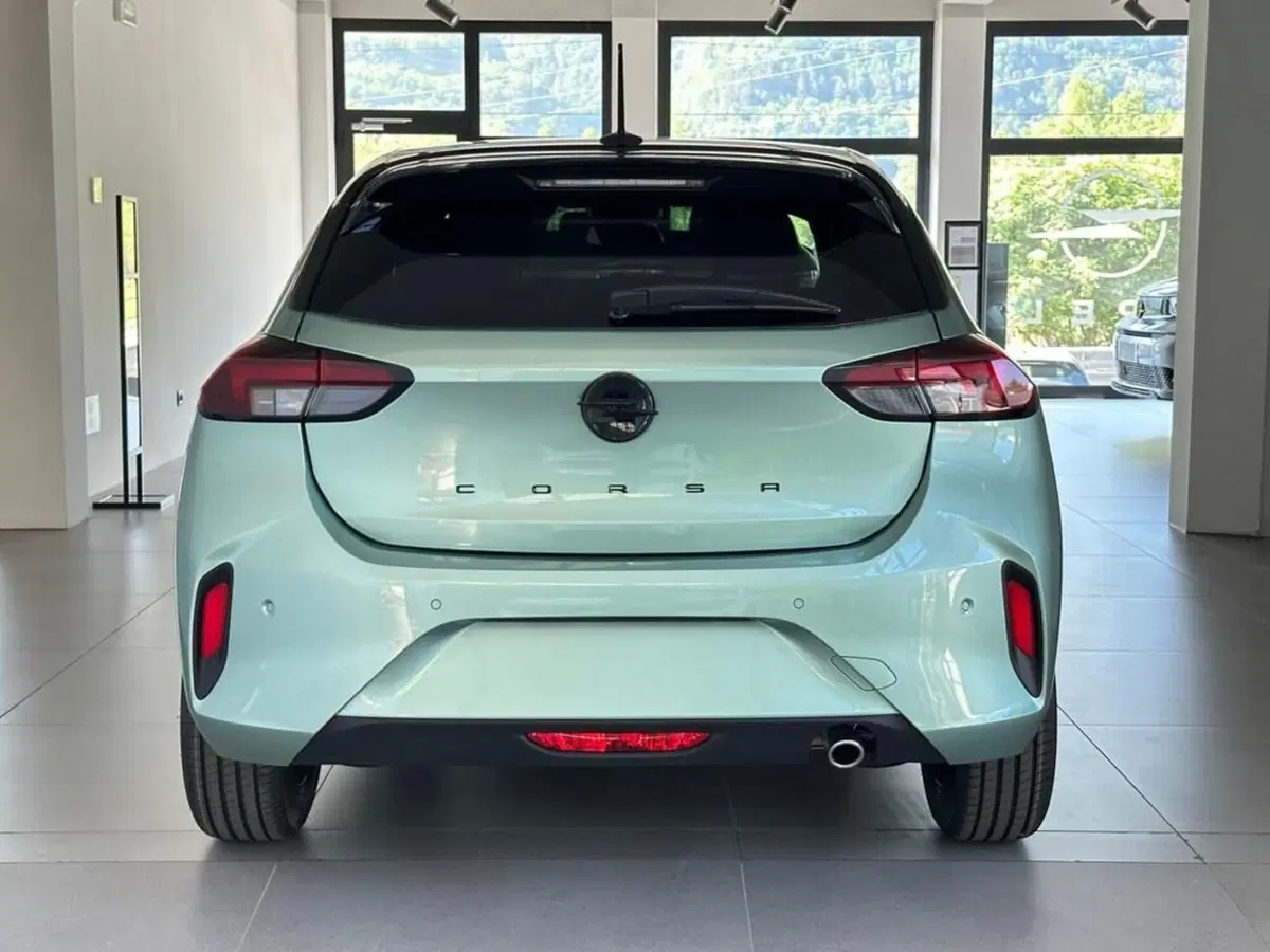 Opel Corsa nuova a Sondrio (4)