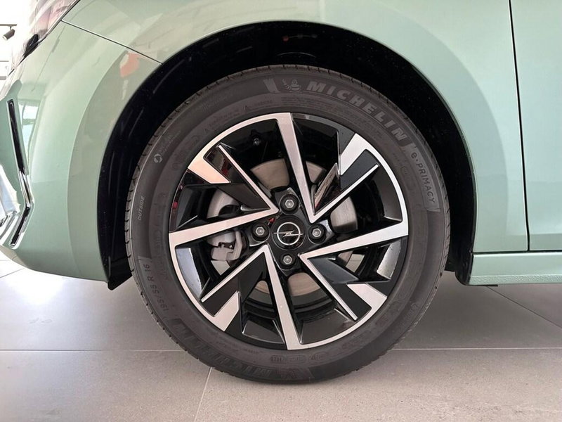 Opel Corsa nuova a Sondrio (9)