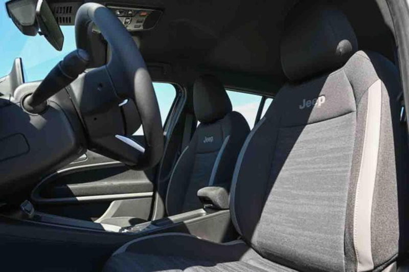 Jeep Avenger nuova a Torino (10)