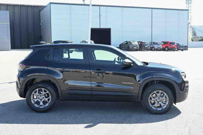 Jeep Avenger nuova a Torino (17)